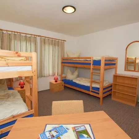 4-personen-familienzimmer-mit-gemeinschaftsbad-auf-ruegen-h5zi3